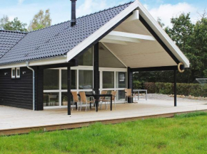 Modern Holiday Home in Engesvan with Whirlpool